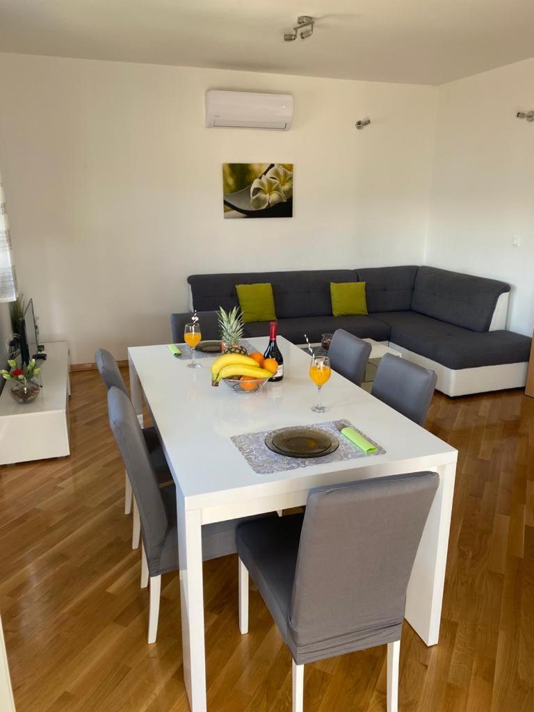 Apartament Dina Trogir Zewnętrze zdjęcie